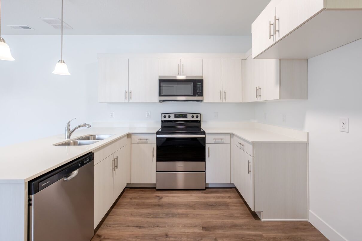 7B4A1022